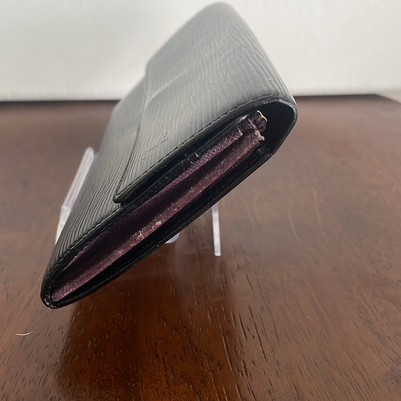 *FREE SHIPPING* Louis Vuitton Epi Sarah Wallet *Professionally Repainted* - Picture 9 of 14